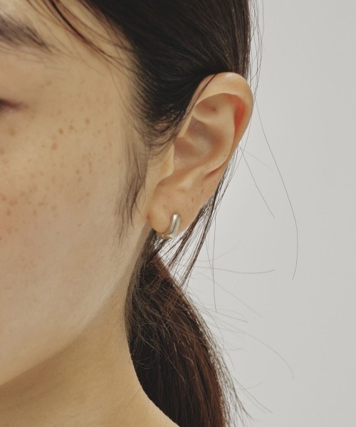 TODAYFUL（トゥデイフル）の「TODAYFUL　Square Hoop Pierce スクエアフープピアス/12420905（ピアス（両耳用）・レディース・ゴールド/シルバー・ONE SIZE）」の4枚目の写真