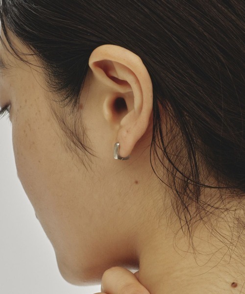 TODAYFUL（トゥデイフル）の「TODAYFUL　Square Hoop Pierce スクエアフープピアス/12420905（ピアス（両耳用）・レディース・ゴールド/シルバー・ONE SIZE）」の5枚目の写真