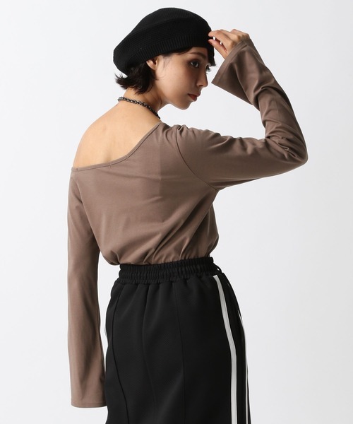 PAGEBOY(ページボーイ)の「ワンショルプレートトップス(Tシャツ/カットソー・レディース・ブラック/オフホワイト/ブラウン・FREE)」の20枚目の写真