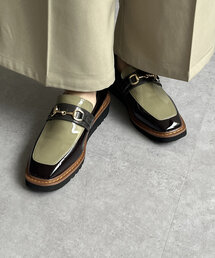 配色エナメルローファー