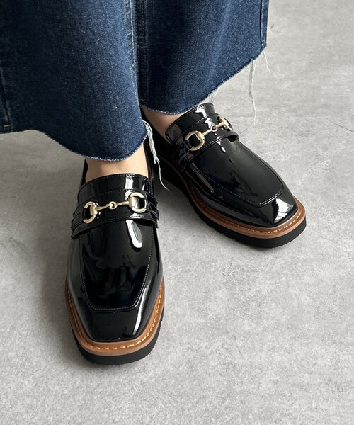 Thevon(ゼボン)の「配色エナメルローファー(ブーツ・レディース・ブラック/カーキ・M/L)」の3枚目の写真