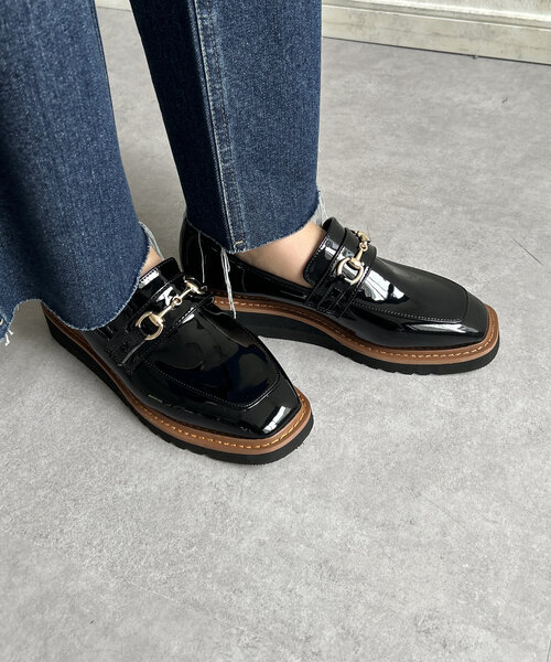 Thevon(ゼボン)の「配色エナメルローファー(ブーツ・レディース・ブラック/カーキ・M/L)」の4枚目の写真