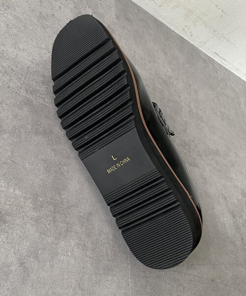 Thevon(ゼボン)の「配色エナメルローファー(ブーツ・レディース・ブラック/カーキ・M/L)」の10枚目の写真