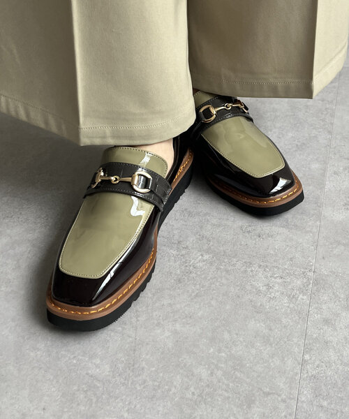 Thevon(ゼボン)の「配色エナメルローファー(ブーツ・レディース・ブラック/カーキ・M/L)」の13枚目の写真