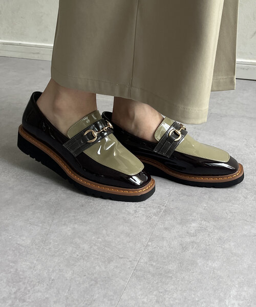 Thevon(ゼボン)の「配色エナメルローファー(ブーツ・レディース・ブラック/カーキ・M/L)」の14枚目の写真