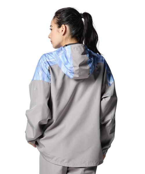 UNDER ARMOUR(アンダーアーマー)の「UAメッシュ ウーブン フルジップ フーディー(トレーニング/レディース)(その他アウター・レディース・グレー系その他・L/M/S/XL)」の2枚目の写真