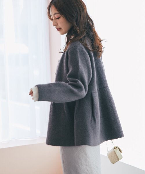 La boutique BonBon（ラブティックボンボン）の「ハイクオリティヘアリーウールニットペプラムジャケット（その他アウター・レディース・チャコールグレー/ライトベージュ・FREE）」の5枚目の写真