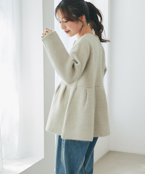 La boutique BonBon（ラブティックボンボン）の「ハイクオリティヘアリーウールニットペプラムジャケット（その他アウター・レディース・チャコールグレー/ライトベージュ・FREE）」の11枚目の写真