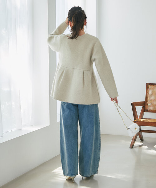 La boutique BonBon（ラブティックボンボン）の「ハイクオリティヘアリーウールニットペプラムジャケット（その他アウター・レディース・チャコールグレー/ライトベージュ・FREE）」の15枚目の写真