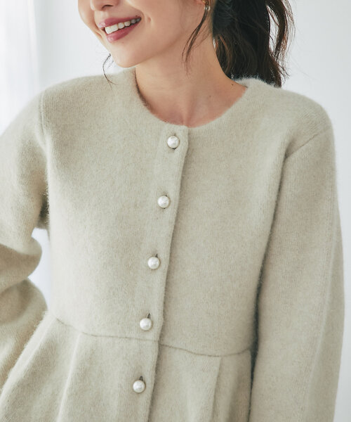 La boutique BonBon（ラブティックボンボン）の「ハイクオリティヘアリーウールニットペプラムジャケット（その他アウター・レディース・チャコールグレー/ライトベージュ・FREE）」の16枚目の写真