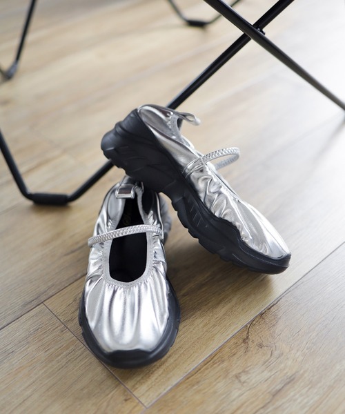 えむ EU37/24cm ゴムストラップマシュマロフィット厚底メリージェーンスニーカー