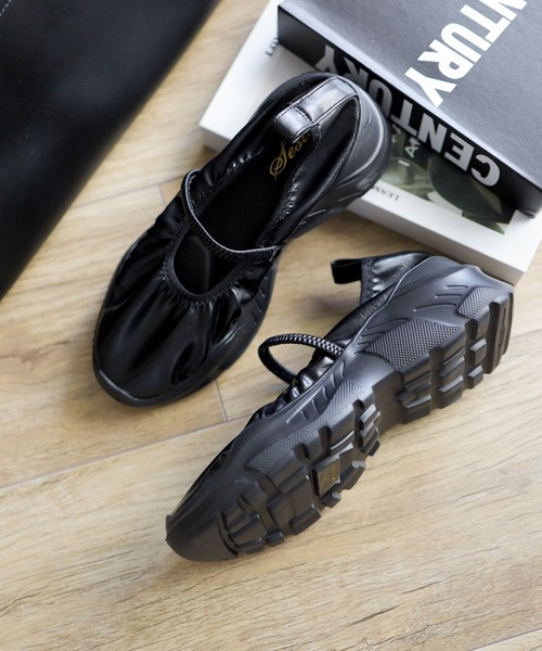 SESTO(セスト)の「ゴムストラップマシュマロフィット厚底メリージェーンスニーカー(スニーカー・レディース・ブラック/シルバー・S/M/L/LL/3L)」の3枚目の写真