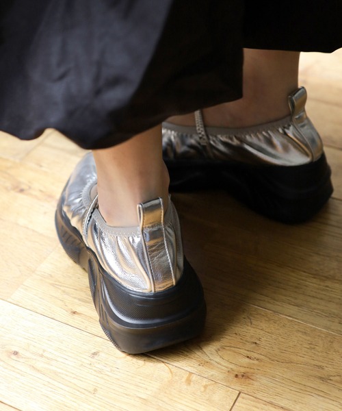 SESTO(セスト)の「ゴムストラップマシュマロフィット厚底メリージェーンスニーカー(スニーカー・レディース・ブラック/シルバー・S/M/L/LL/3L)」の9枚目の写真