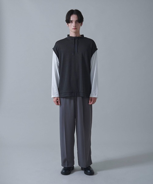 BROWNY(ブラウニー)の「BROWNY/フェイクレイヤードモックネックベストロンT(Tシャツ/カットソー・メンズ・ベージュ/チャコール・MEDIUM/LARGE)」の12枚目の写真