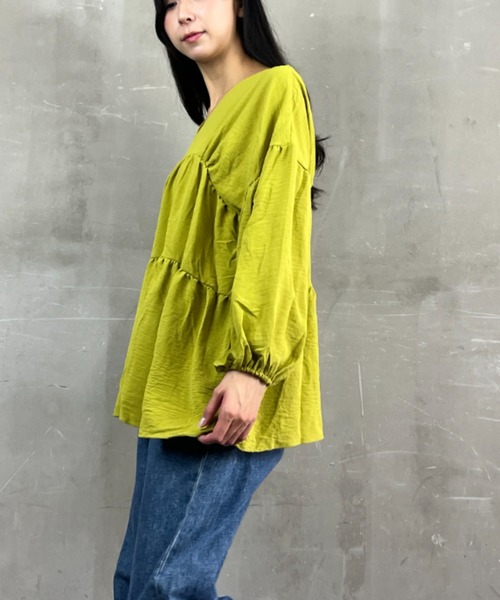tolene(トレネ)の「ティアードVネック ロングスリーブ ブラウス(シャツ/ブラウス・レディース・グリーン/ブラック・FREE)」の5枚目の写真
