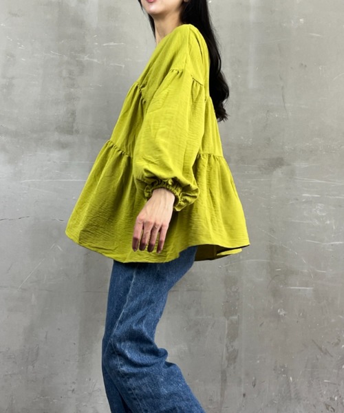 tolene(トレネ)の「ティアードVネック ロングスリーブ ブラウス(シャツ/ブラウス・レディース・グリーン/ブラック・FREE)」の6枚目の写真