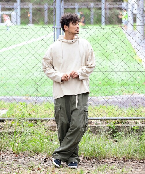 B:MING by BEAMS（ビーミングバイビームス）の「ビッグ スモック パーカ（パーカー・メンズ・ブラック/ベージュ・S/L/XL/M）」の4枚目の写真