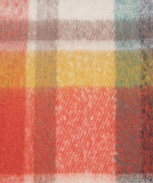 LAKOLE（ラコレ）の「ブークレーチェックマフラー / 138789（マフラー・レディース・オレンジ/オフホワイト/ブルー・FREE）」の7枚目の写真