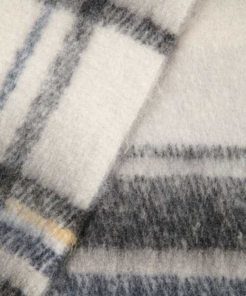 LAKOLE（ラコレ）の「ブークレーチェックマフラー / 138789（マフラー・レディース・オレンジ/オフホワイト/ブルー・FREE）」の5枚目の写真