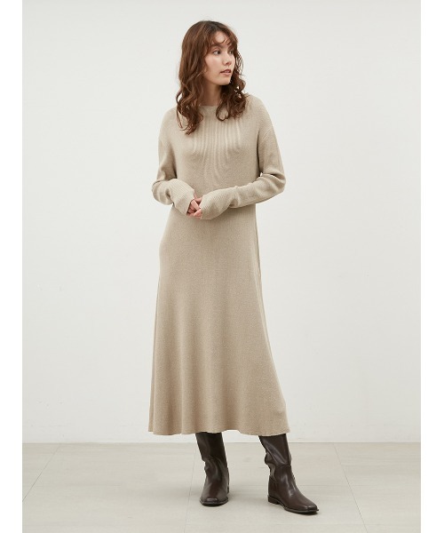 Mila Owen（ミラオーウェン）の「オフショルダーロングリブニットワンピース（ワンピース・レディース・レッド/ブラック/ライトベージュ・0/1）」の6枚目の写真