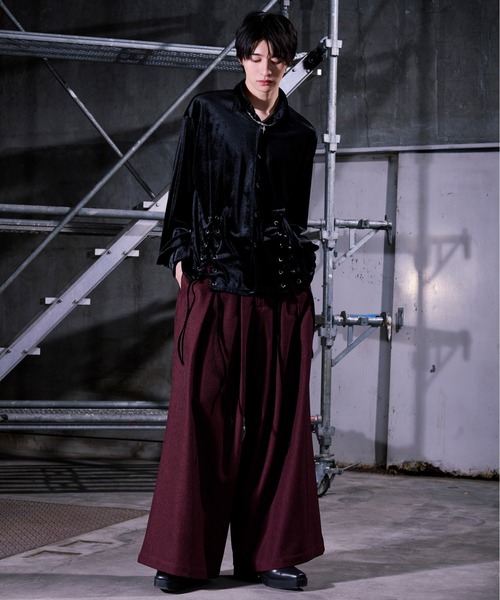 Ellno Loset(エルノロゼット)の「Wレースアップベロアシャツ(シャツ/ブラウス・メンズ・パープル/ブラック・MEDIUM/SMALL/LARGE)」の15枚目の写真