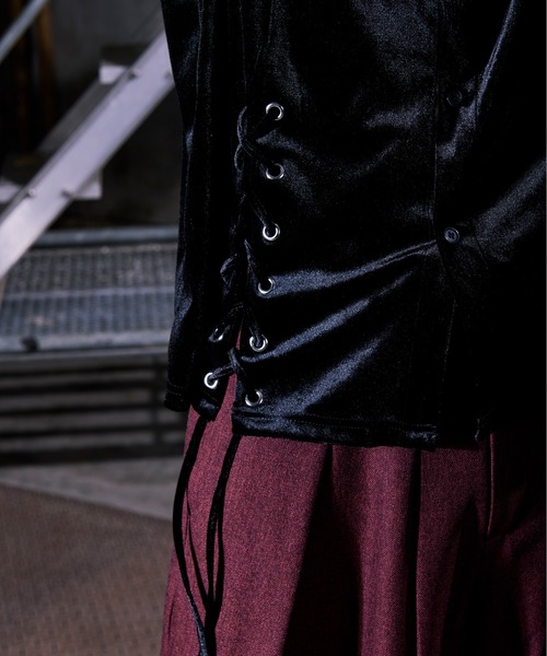 Ellno Loset(エルノロゼット)の「Wレースアップベロアシャツ(シャツ/ブラウス・メンズ・パープル/ブラック・MEDIUM/SMALL/LARGE)」の14枚目の写真