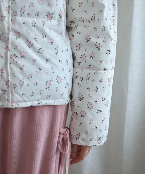 【Jasmine】花柄スタンドカラーダウンジャケットショート丈（ダウンジャケット/コート）｜Jasmine Grandiflorum（ジャスミングランディフローラム）