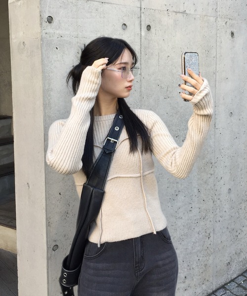 Judin（ジュディン）の「コルセットデザインニットプルオーバー【JD】（ニット/セーター・レディース・レッド/アイボリー/ブラック・FREE）」の7枚目の写真