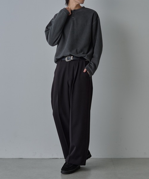 COLONY 2139（コロニートゥーワンスリーナイン）の「グリッドヤーンヘンリーネック（Tシャツ/カットソー・メンズ・グレイッシュベージュ/チャコールグレー/ブラウン・LARGE/MEDIUM）」の16枚目の写真