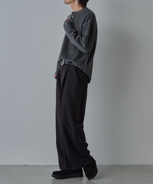 COLONY 2139（コロニートゥーワンスリーナイン）の「グリッドヤーンヘンリーネック（Tシャツ/カットソー・メンズ・グレイッシュベージュ/チャコールグレー/ブラウン・LARGE/MEDIUM）」の17枚目の写真