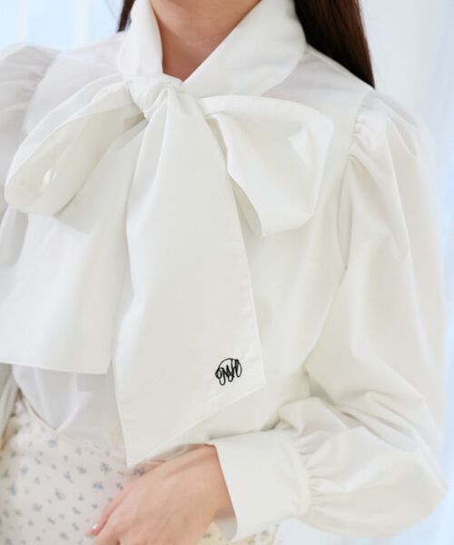 MAJESTIC LEGON(マジェスティックレゴン)の「バリエボウタイブラウス(シャツ/ブラウス・レディース・アイボリー/オフホワイト/ホワイト系その他/ブルー系その他2/ホワイト系その他2・MEDIUM)」の12枚目の写真