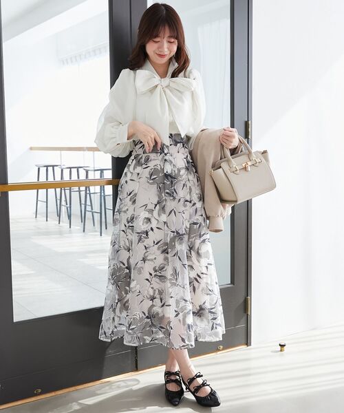 MAJESTIC LEGON(マジェスティックレゴン)の「バリエボウタイブラウス(シャツ/ブラウス・レディース・アイボリー/オフホワイト/ホワイト系その他/ブルー系その他2/ホワイト系その他2・MEDIUM)」の13枚目の写真