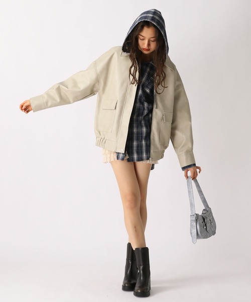 FOREVER 21（フォーエバー トゥエンティーワン）の「【2025SS】チェックフーディービッグシャツ（シャツ/ブラウス・レディース・レッド/ネイビー/ベージュ・FREE）」の22枚目の写真