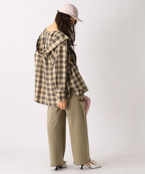 FOREVER 21（フォーエバー トゥエンティーワン）の「【2025SS】チェックフーディービッグシャツ（シャツ/ブラウス・レディース・レッド/ネイビー/ベージュ・FREE）」の12枚目の写真