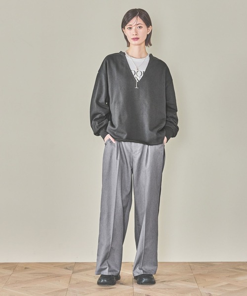 LAKOLE（ラコレ）の「Vネック裏毛プルオーバー / 319500（Tシャツ/カットソー・レディース・チャコールグレー/イエロー/杢グレー・FREE）」の5枚目の写真