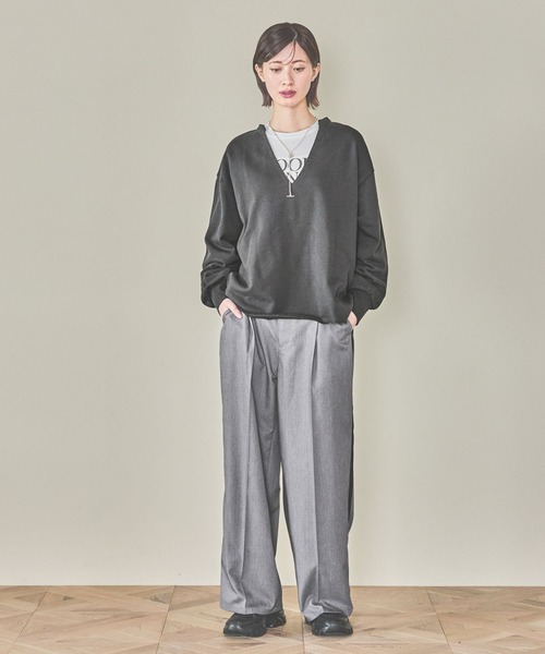 LAKOLE（ラコレ）の「Vネック裏毛プルオーバー / 319500（Tシャツ/カットソー・レディース・チャコールグレー/イエロー/杢グレー・FREE）」の6枚目の写真