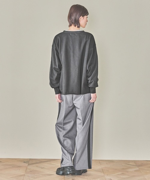 LAKOLE（ラコレ）の「Vネック裏毛プルオーバー / 319500（Tシャツ/カットソー・レディース・チャコールグレー/イエロー/杢グレー・FREE）」の13枚目の写真