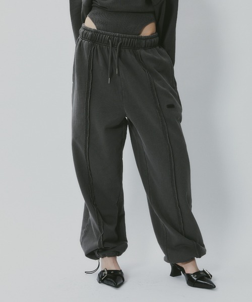 BLONDEY（ブロンディ）の「ドローコード付きセンターラインスウェットパンツ（スウェットパンツ・レディース・グレー/チャコールグレー/イエロー・FREE）」の4枚目の写真