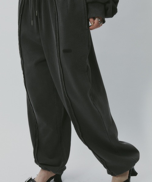 BLONDEY（ブロンディ）の「ドローコード付きセンターラインスウェットパンツ（スウェットパンツ・レディース・グレー/チャコールグレー/イエロー・FREE）」の5枚目の写真