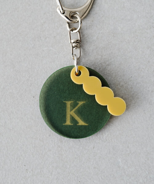 BIRTHDAY BAR（バースデイバー）の「アクリルイニシャルチャーム（チャーム・レディース・グリーン/レッド/イエロー/ブルー系その他/オレンジ/ブルー/グレー/イエロー系その他・0）」の12枚目の写真