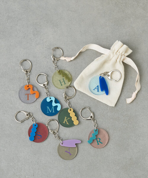 BIRTHDAY BAR（バースデイバー）の「アクリルイニシャルチャーム（チャーム・レディース・グリーン/レッド/イエロー/ブルー系その他/オレンジ/ブルー/グレー/イエロー系その他・0）」の16枚目の写真