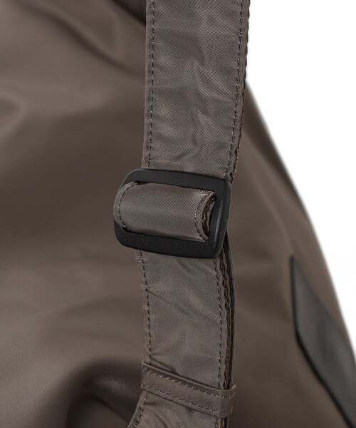 SLOW（スロウ）の「【別注】SLOW / NYLON SHOULDER BAG（ショルダーバッグ・メンズ・ブラック/オリーブ・ONE SIZE）」の7枚目の写真