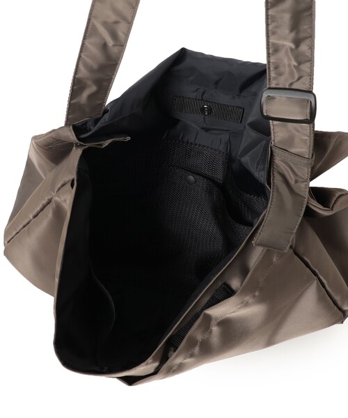 SLOW（スロウ）の「【別注】SLOW / NYLON SHOULDER BAG（ショルダーバッグ・メンズ・ブラック/オリーブ・ONE SIZE）」の10枚目の写真
