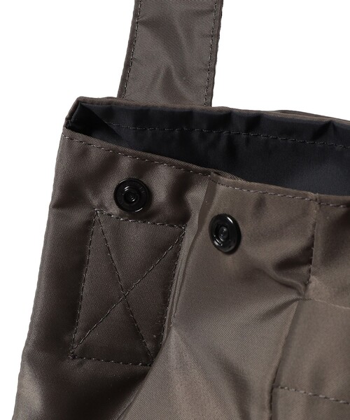 SLOW（スロウ）の「【別注】SLOW / NYLON SHOULDER BAG（ショルダーバッグ・メンズ・ブラック/オリーブ・ONE SIZE）」の14枚目の写真