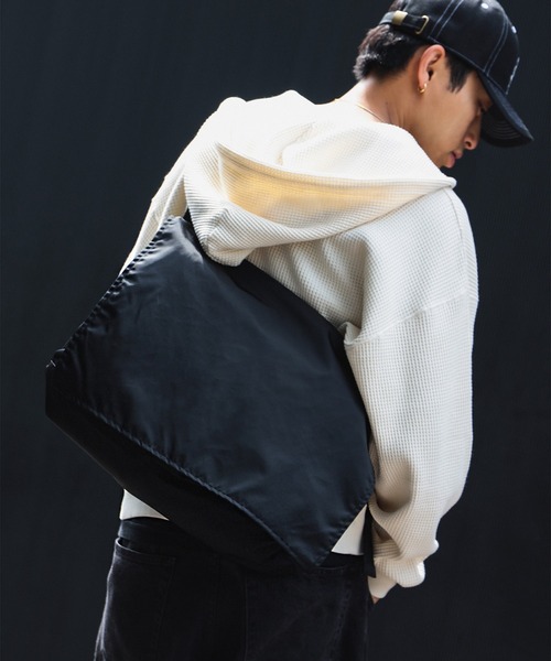 SLOW(スロウ)の「【別注】SLOW / NYLON SHOULDER BAG(ショルダーバッグ・レディース・ブラック/オリーブ・ONE SIZE)」の15枚目の写真