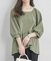 袖ボリューム裾フレアトップス