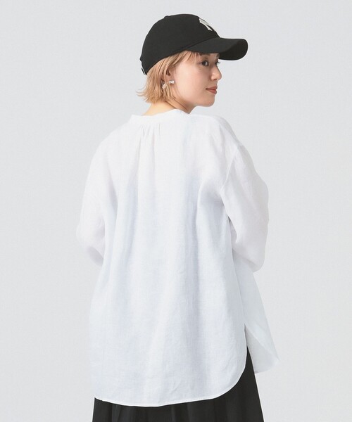 Ray BEAMS(レイビームス)の「リネン キーネック シャツ(シャツ/ブラウス・レディース・ホワイト/クリーム/サックスブルー・ONE SIZE)」の7枚目の写真