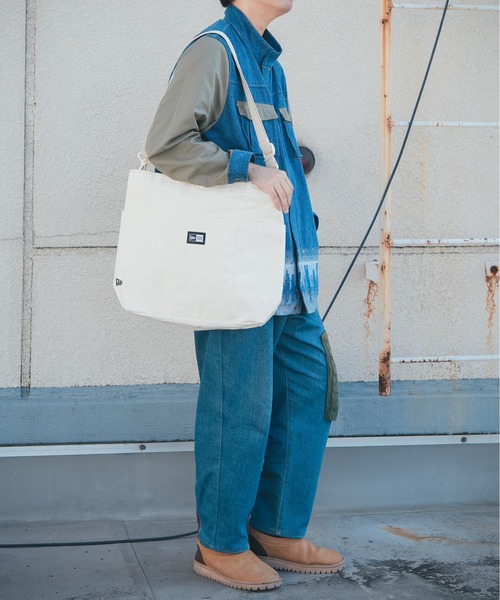 NEW ERA(ニューエラ)の「【NEW ERA/ニューエラ】UTILITY CANVAS TOTE(トートバッグ・メンズ・ブラック/アイボリー・FREE)」の14枚目の写真