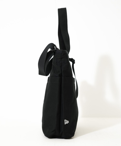 NEW ERA(ニューエラ)の「【NEW ERA/ニューエラ】UTILITY CANVAS TOTE(トートバッグ・メンズ・ブラック/アイボリー・FREE)」の7枚目の写真