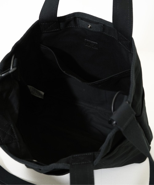 NEW ERA(ニューエラ)の「【NEW ERA/ニューエラ】UTILITY CANVAS TOTE(トートバッグ・メンズ・ブラック/アイボリー・FREE)」の8枚目の写真